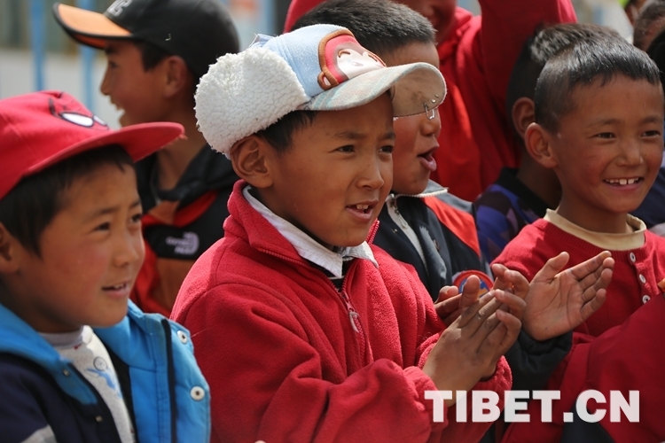 让非遗的花朵盛开在青春田野,传承让非遗活起来