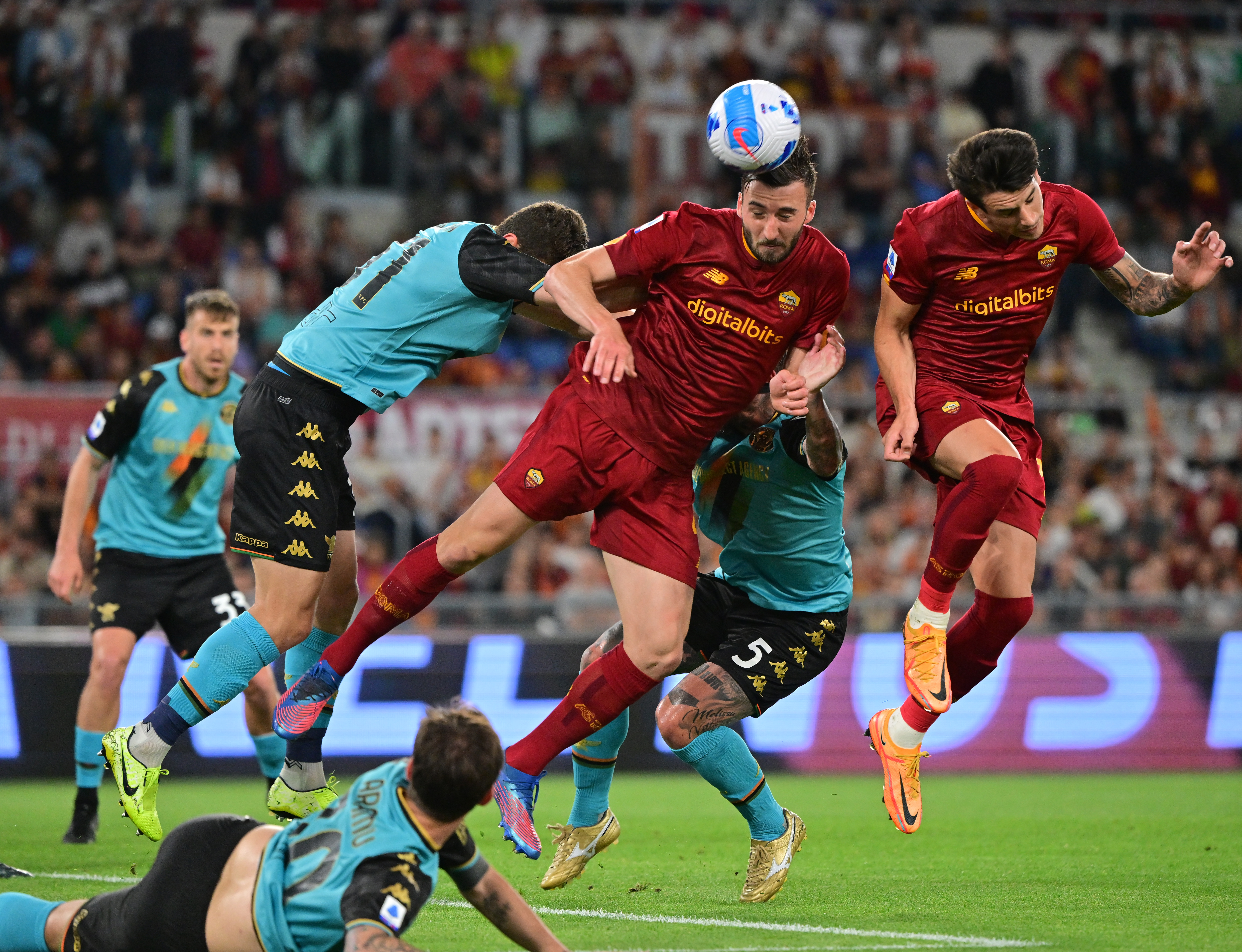 体育足球意甲亚特兰大胜佛罗伦萨,体育足球英超