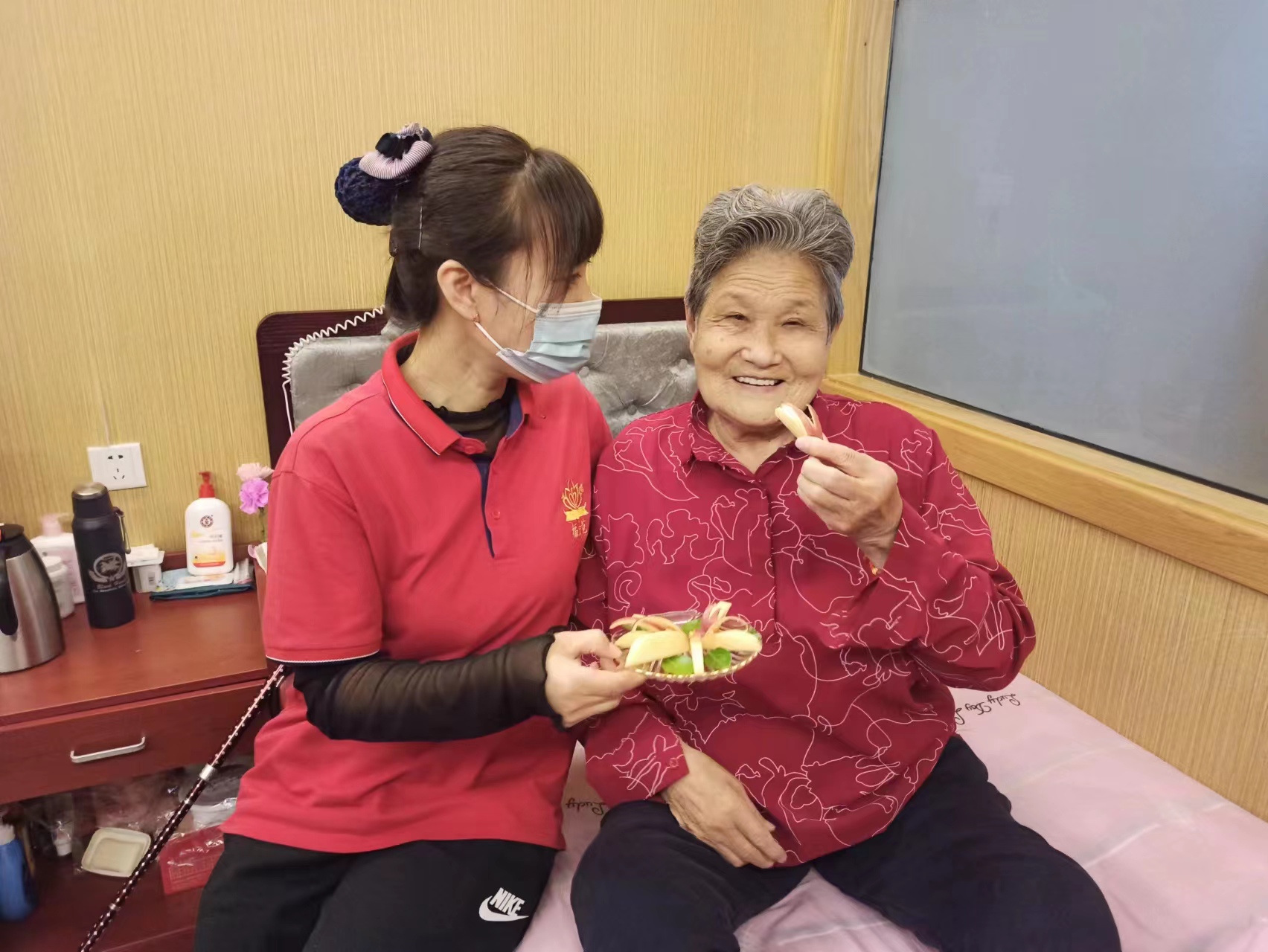 北京疫情下，90多位老人的“安全岛”