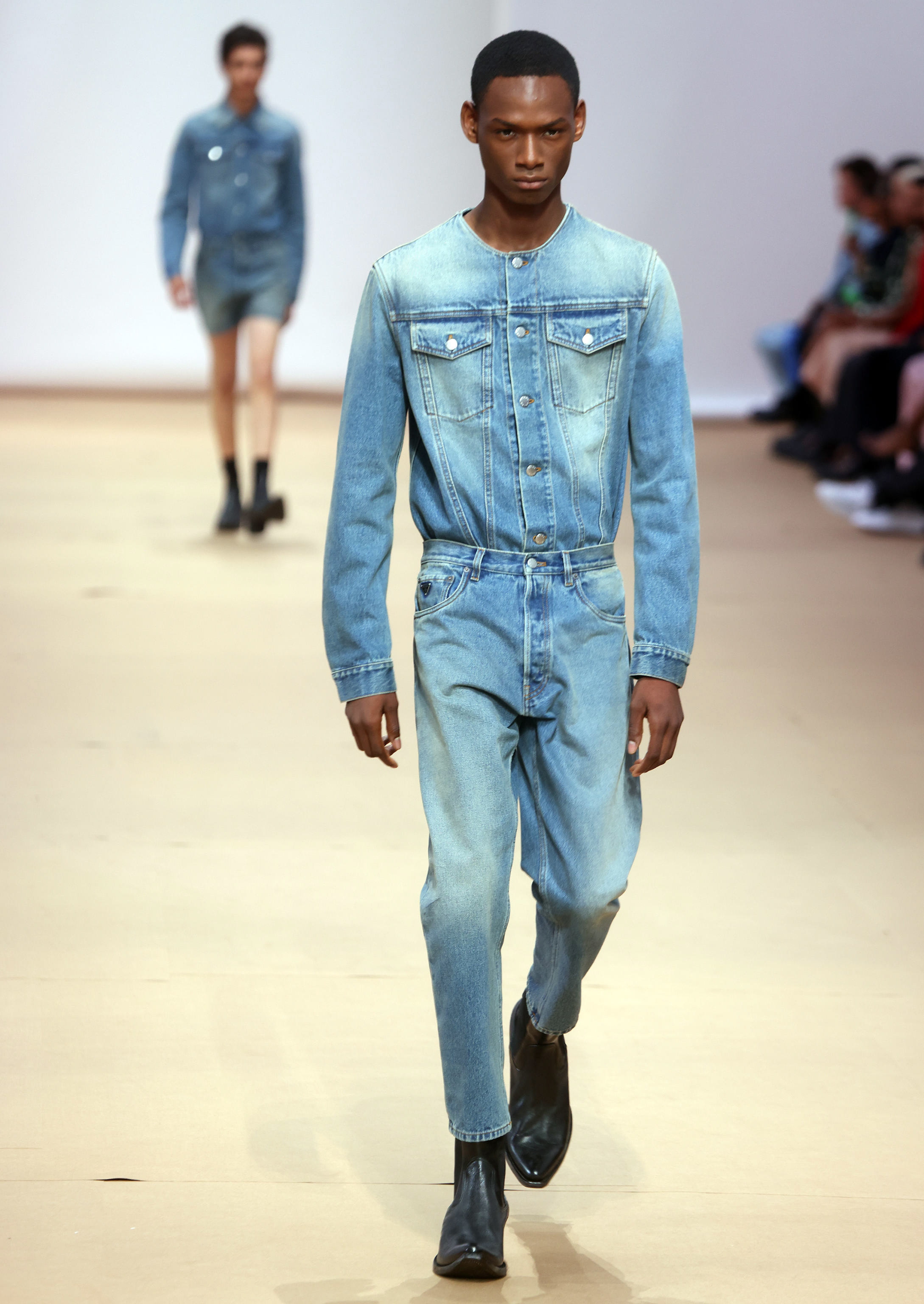 2020米兰秋冬男装秀,米兰大牌时装男装t台秀