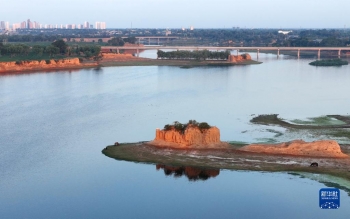陕西靖边：芦河湿地水清景美「图」