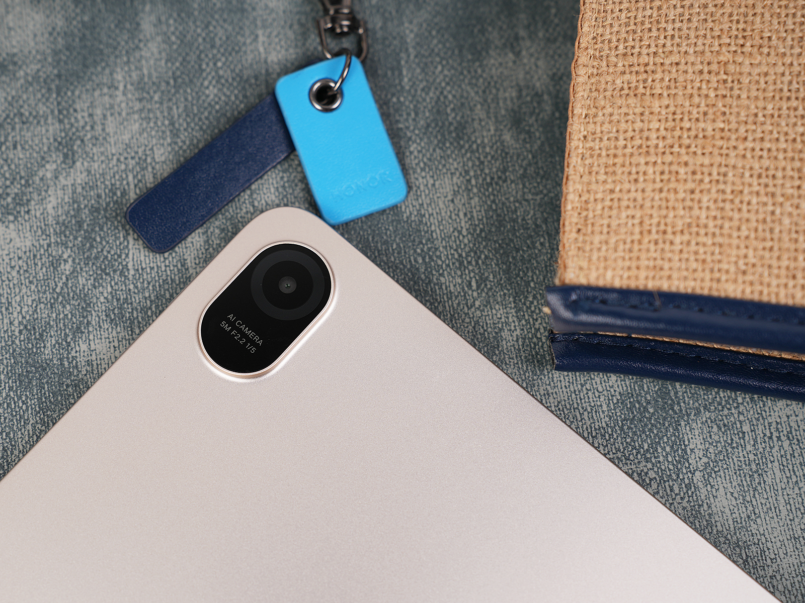 荣耀平板8评测：视听大满足的12英寸巨屏，还是K12学习利器