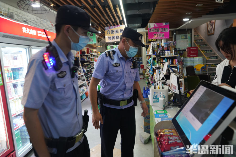 随警记丨车间内揪出窃贼，闪电出击抓逃犯！记者跟随城阳公安110民警出警