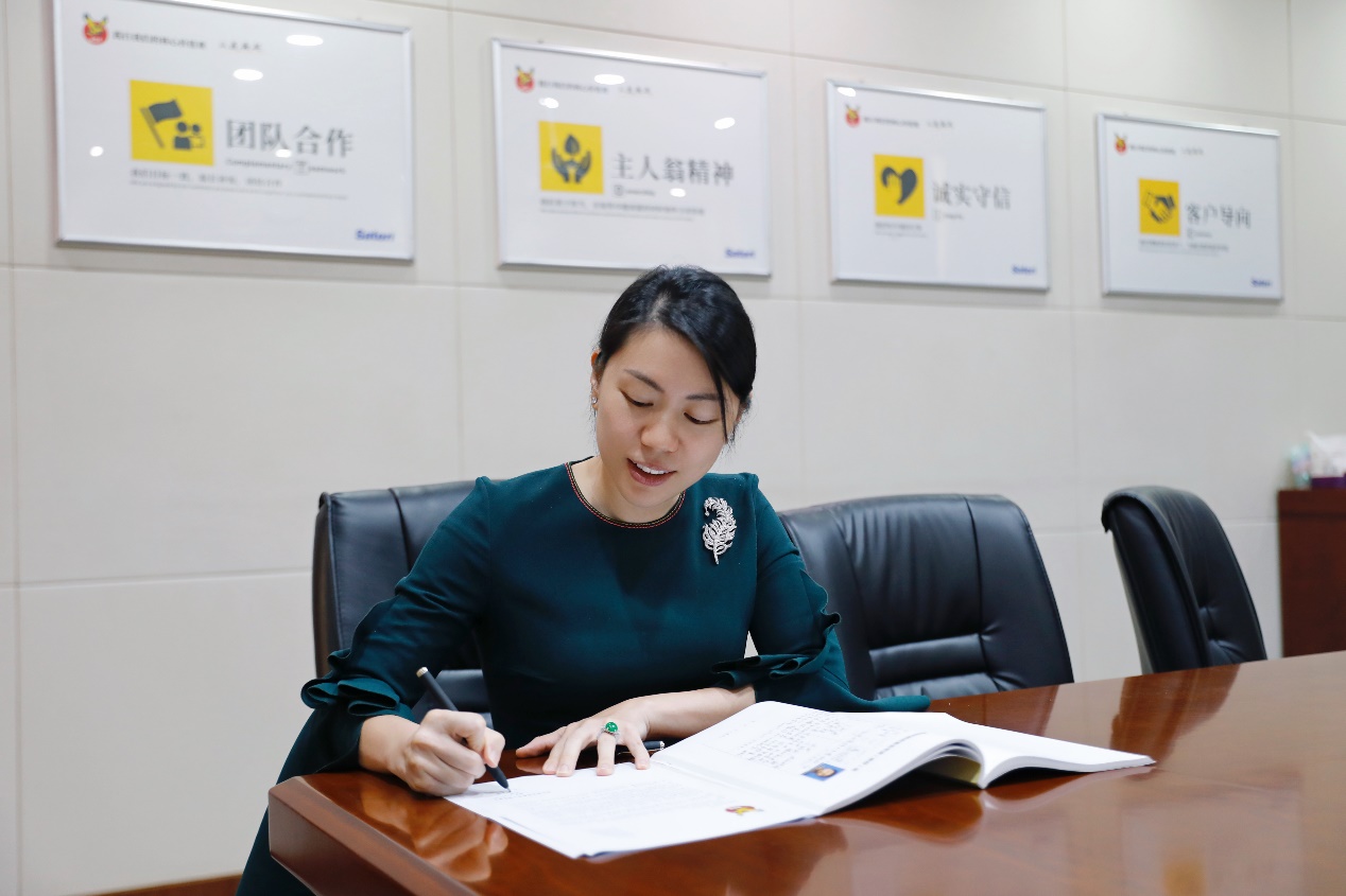 “把心中芳香，送到远方”——金鹰中国董事长陈昱廷回信江西受资助学生