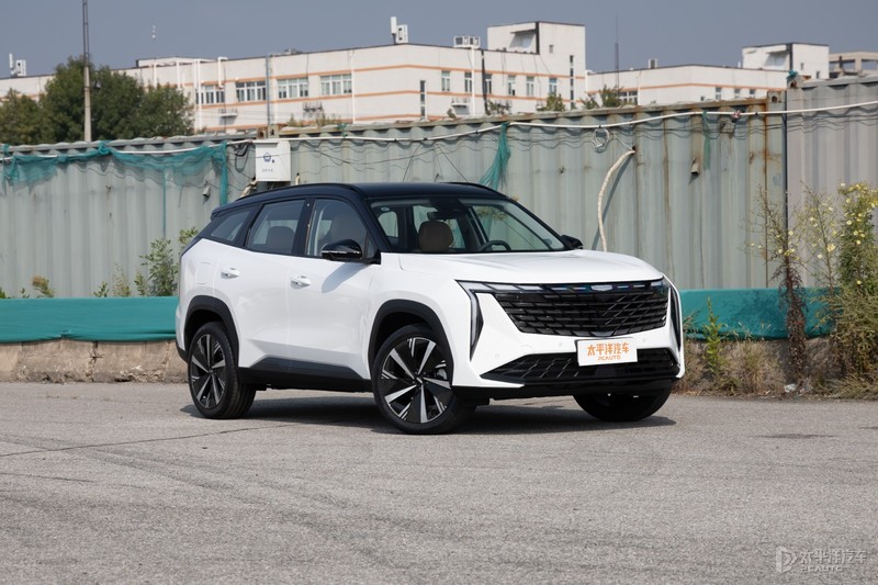 吉利博越l混动版沉浸式体验,吉利博越l2022款豪华版车身尺寸