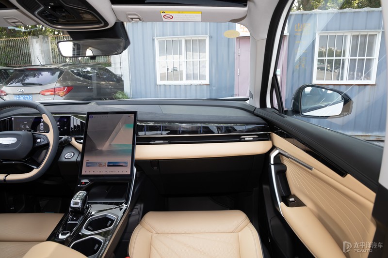 吉利博越l混动版沉浸式体验,吉利博越l2022款豪华版车身尺寸