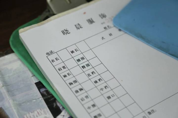 天一冷，这里就“热”，杭州老店豫丰祥过冬用品火了，意外是很多小年轻来光顾