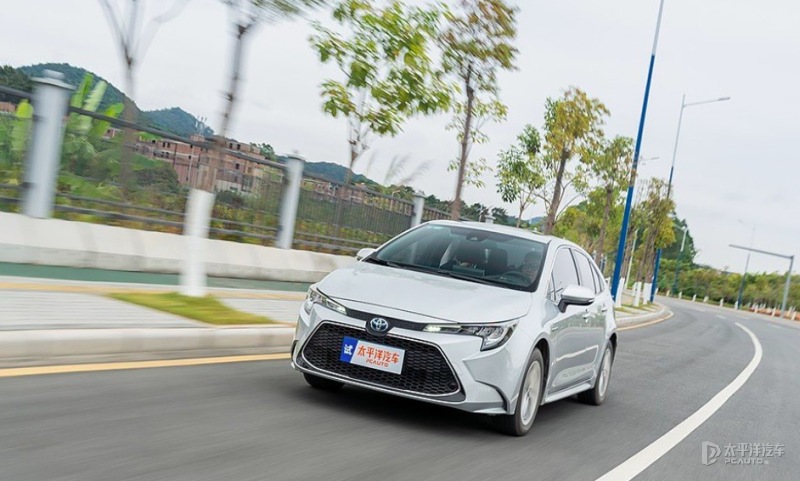 15W买混动，是自主香还是合资强？影豹混动和雷凌双擎打起来了...