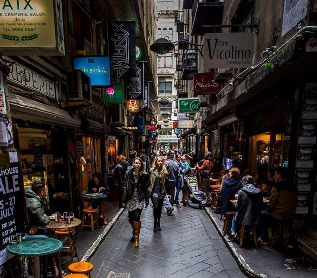 探索未来购物中心设计趋势,沉浸式主题街区购物中心的新出路