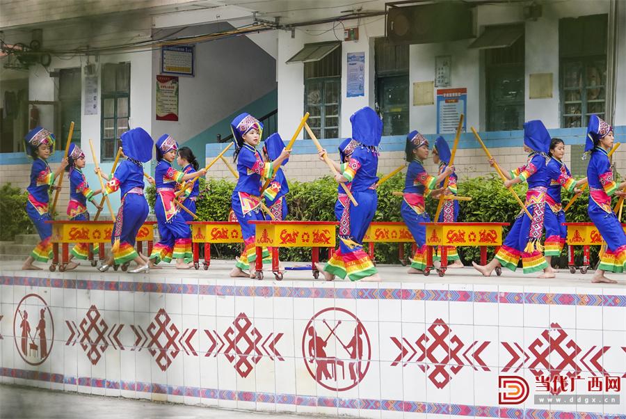 南宁市义务教育均衡发展,广西义务教育均衡基本条件