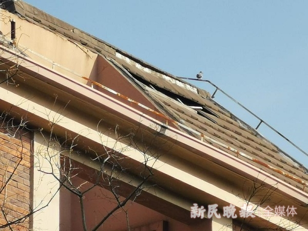 豪宅房顶塌陷,别墅屋顶塌陷