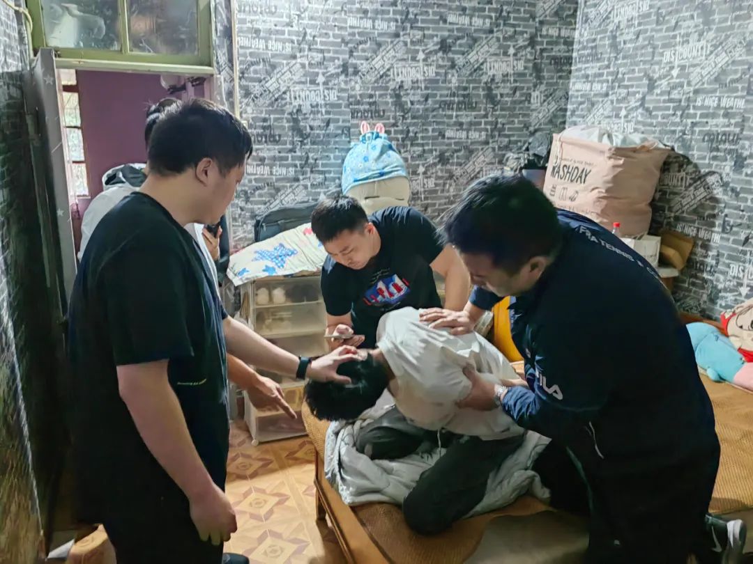 男子购万元黄金帮诈骗团伙洗钱,买金条诈骗案