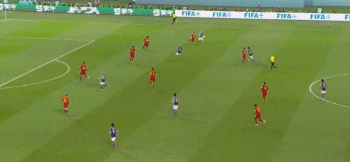 日本足球队傲然挺进16强！孙玉良：靠中国足球“抗日”该有多难？