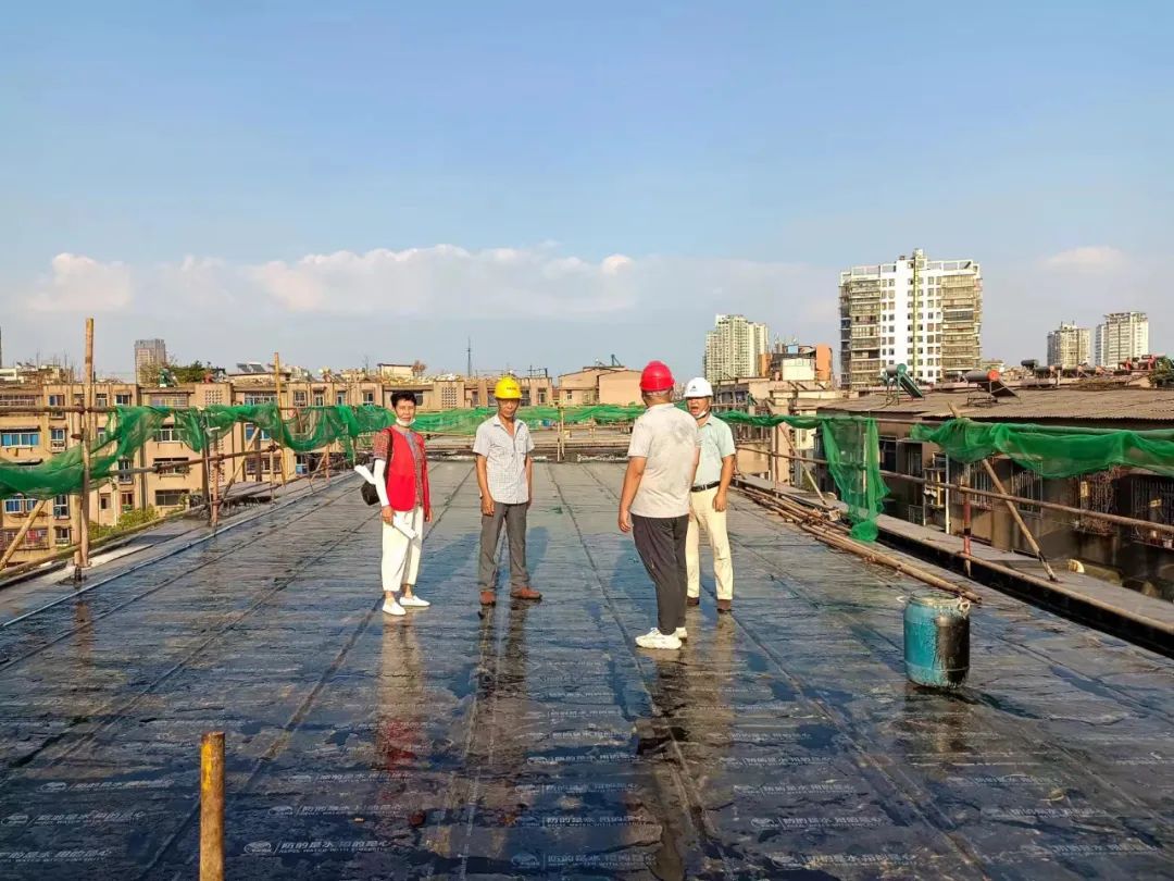 美好鄂城共同缔造｜42户顶楼“水帘洞”顽疾根治了