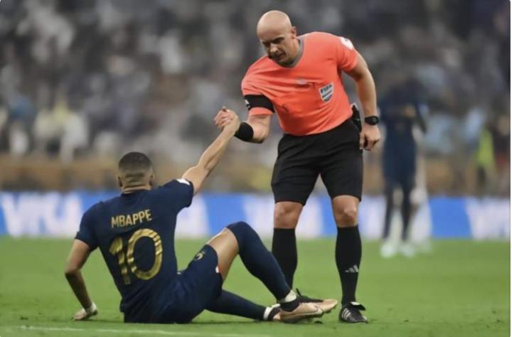 梅西的加时赛进球无效,梅西世界杯进球后众人反应