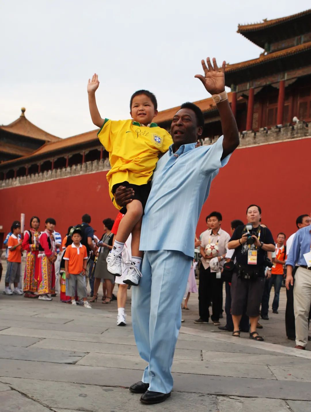 贝利在哪年去世的,球王贝利死亡时间