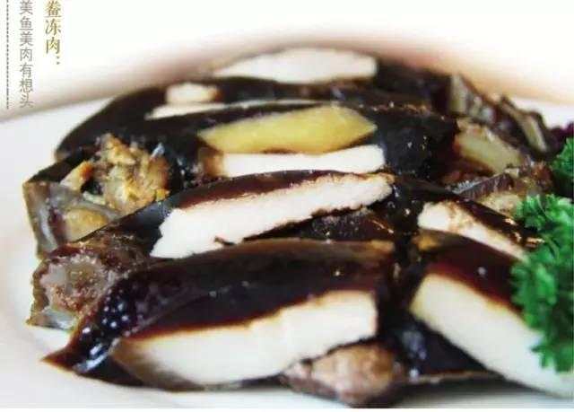 特色年夜饭畅销餐桌上的年味浓,一桌年夜饭成为游子们家的味道