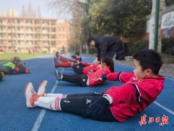 瓒崇悆灏忓皢瀵掑亣姣旇禌,瓒崇悆灏忓皢灏忚姳