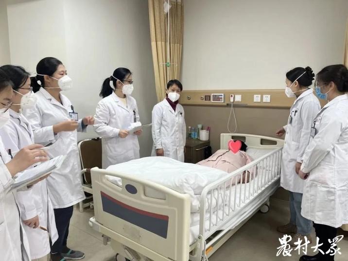 非姨妈期间出血怎么办血比较淡,非月经期丝状出血咋回事