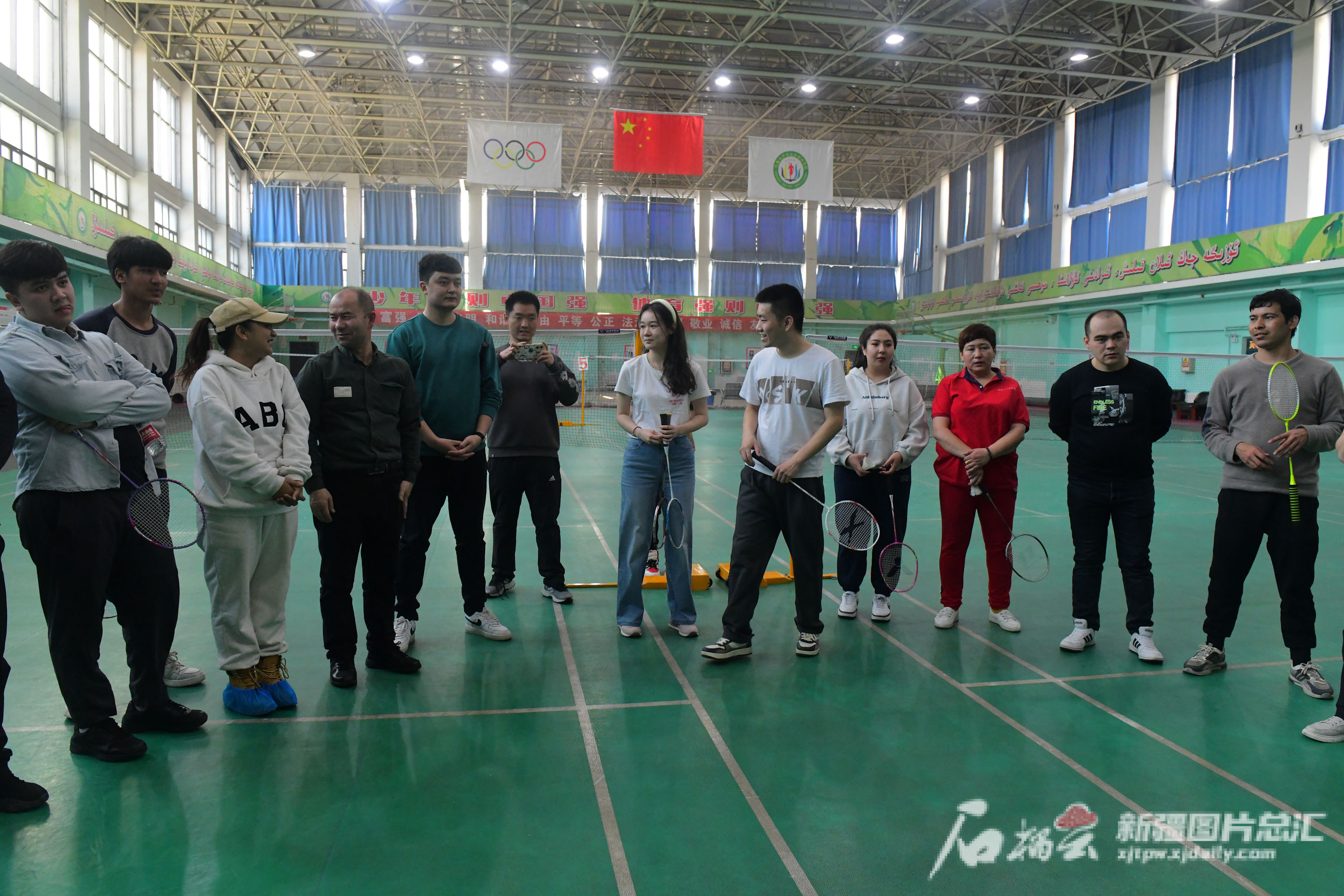 乌鲁木齐羽毛球联赛,业余羽毛球爱好者切磋