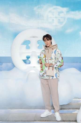 toryburch店铺照片,toryburchtmonogram系列风琴包大号