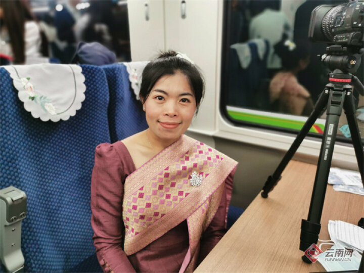 中老铁路打造连心路串起幸福梦,中老铁路列车上的故事