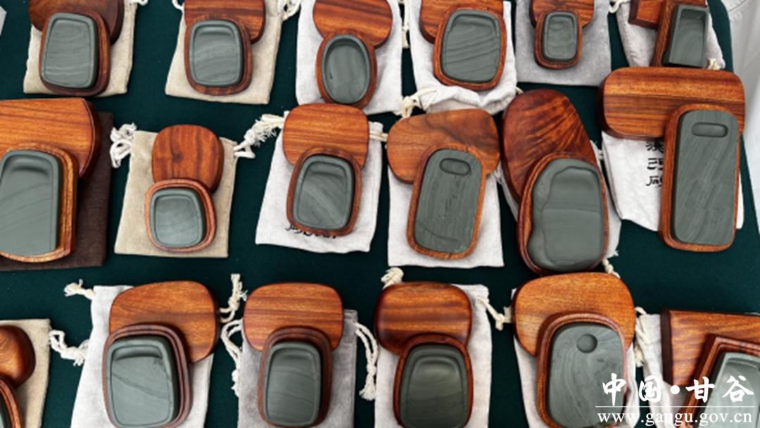 甘谷大漠行鞋业有限公司,甘谷大漠行文化产业有限公司