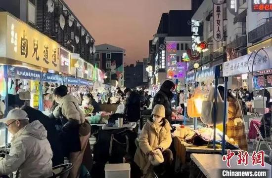 杭州摆摊一个月能挣多少,杭州摆摊一晚赚9000