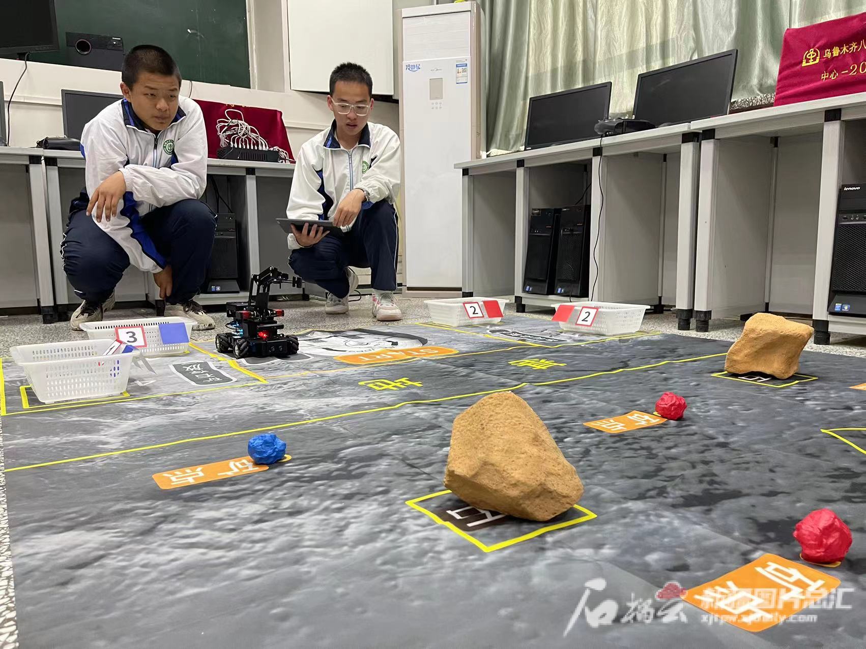 火星采矿是种什么体验？看*疆新**这所学校航天班学生的神操作