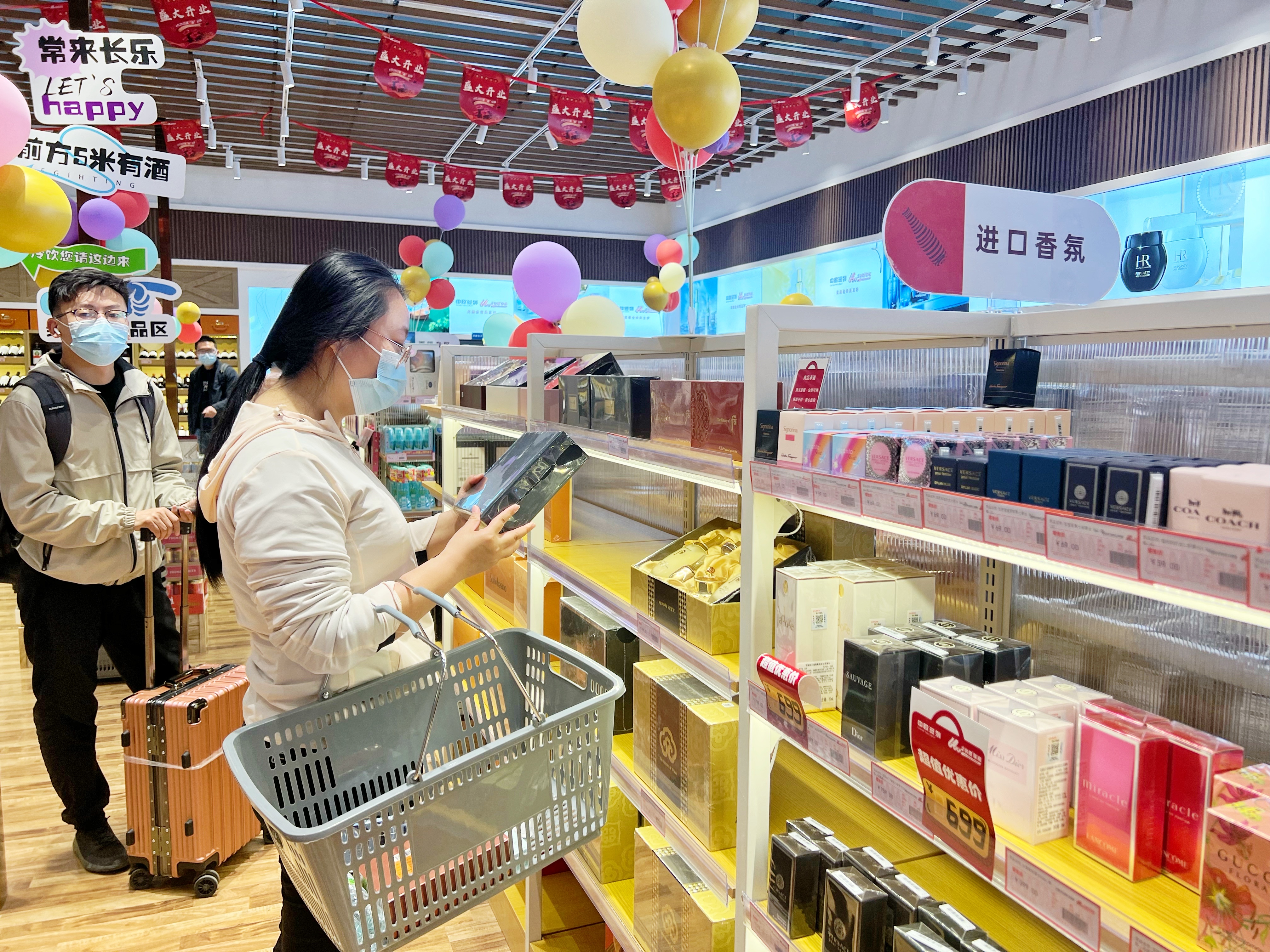 中欧班列进口商品超市新闻报道,中欧班列进口商品保税店正品吗