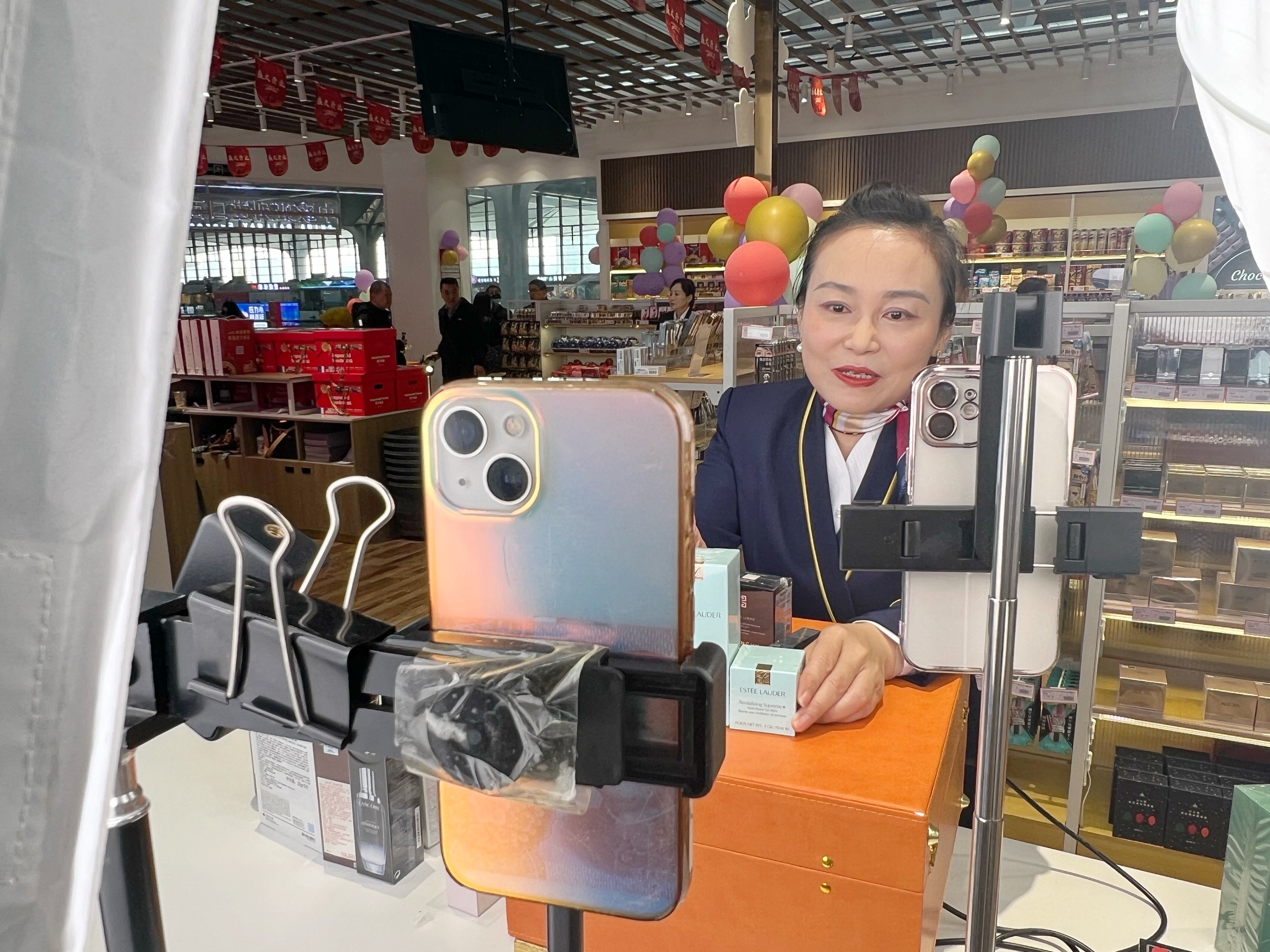 中欧班列进口商品超市新闻报道,中欧班列进口商品保税店正品吗