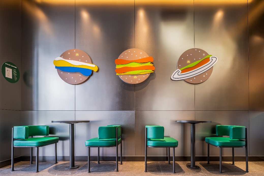 麦当劳全国首家太空亲子餐厅,武汉首家麦当劳