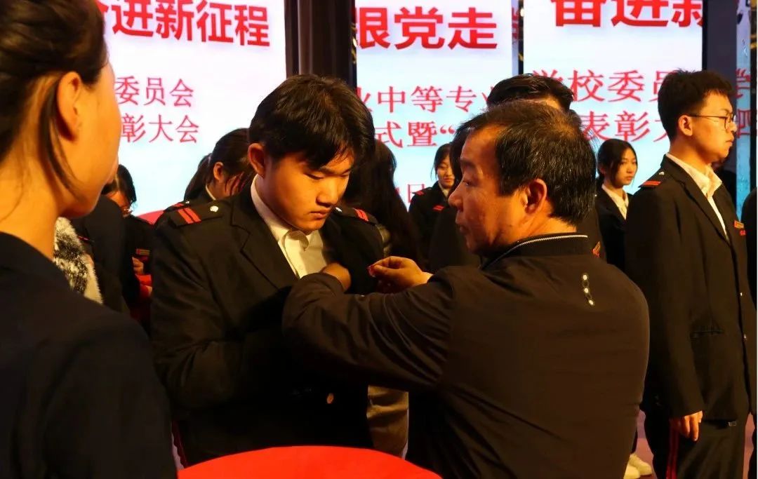 许昌八中2023新团员入团仪式,西安旅游职业中等专业学校团委