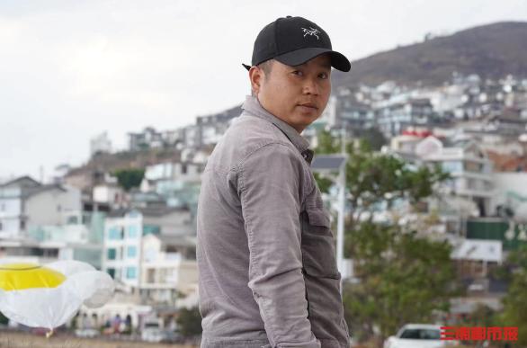 湘西汉子驾车环游中国,一边坚持热爱一边谋生