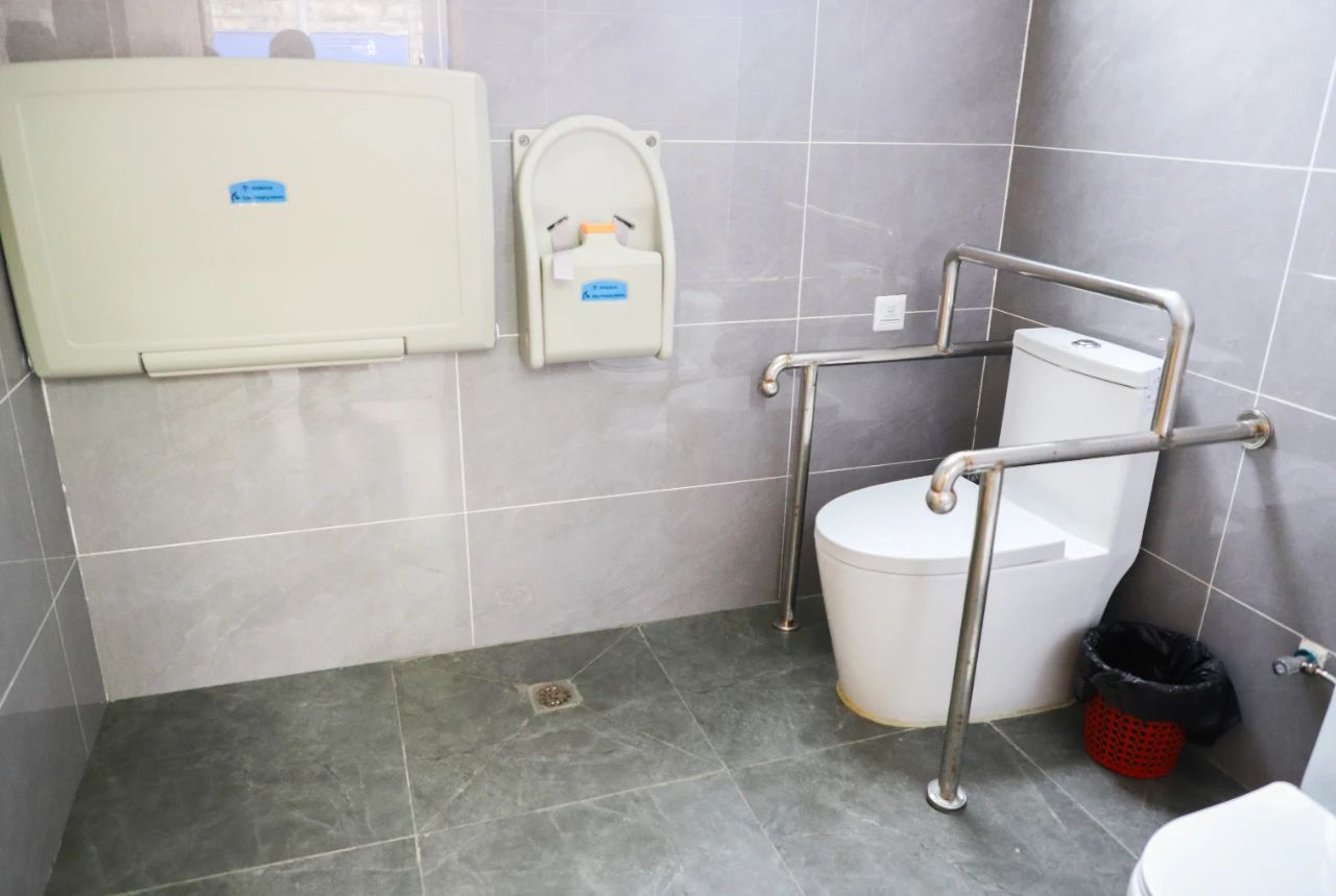 小厕所大民生公厕里的温暖,小公厕大文明