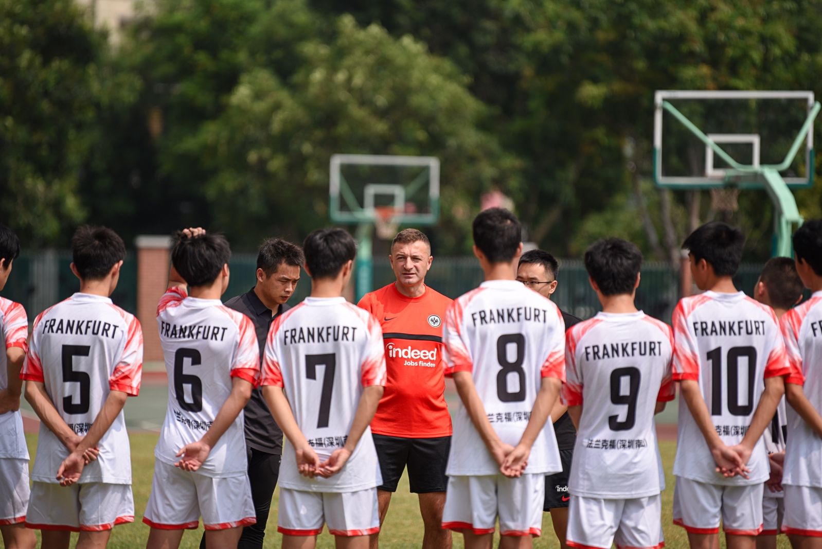 大梅沙景区救人,大梅沙老外救人