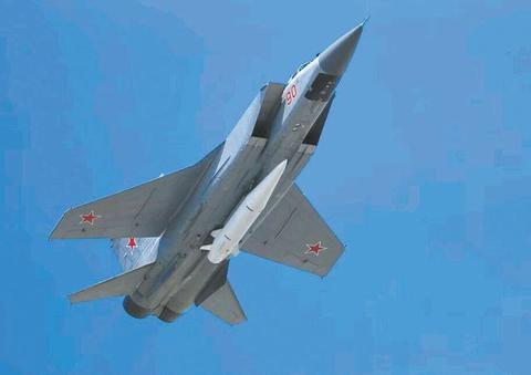 对抗升级！乌克兰战场“矛”与“盾”之争，成全球军事界热门话题