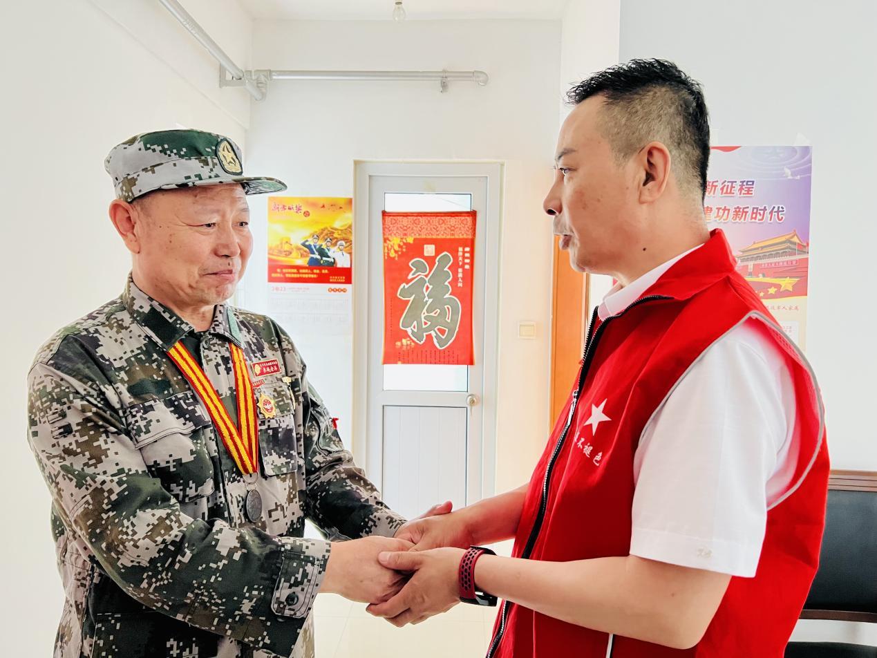 志愿服务送温暖青春传递正能量,志愿服务送温暖