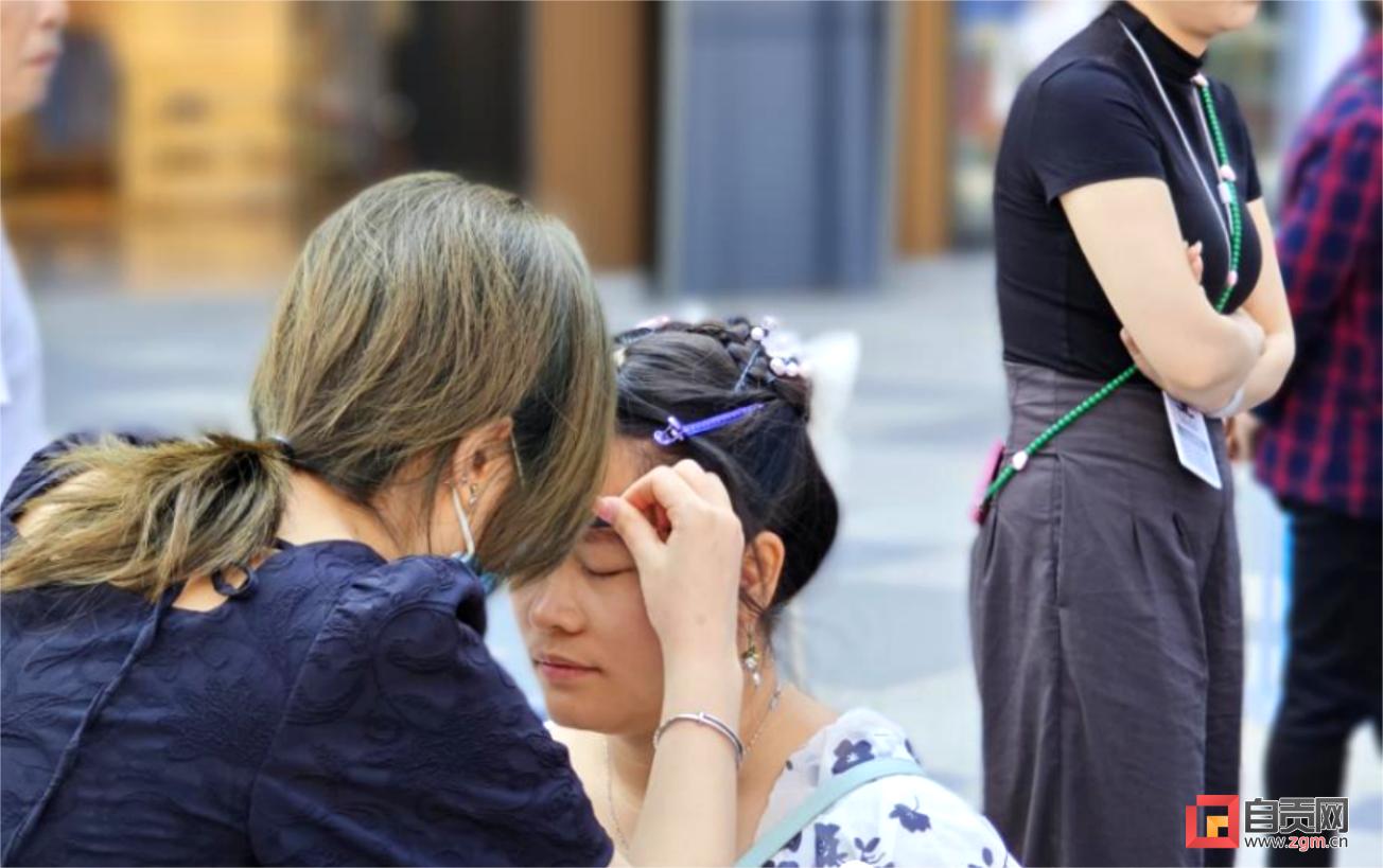 安全用妆共治共享自贡开展化妆品安全科普宣传周活动