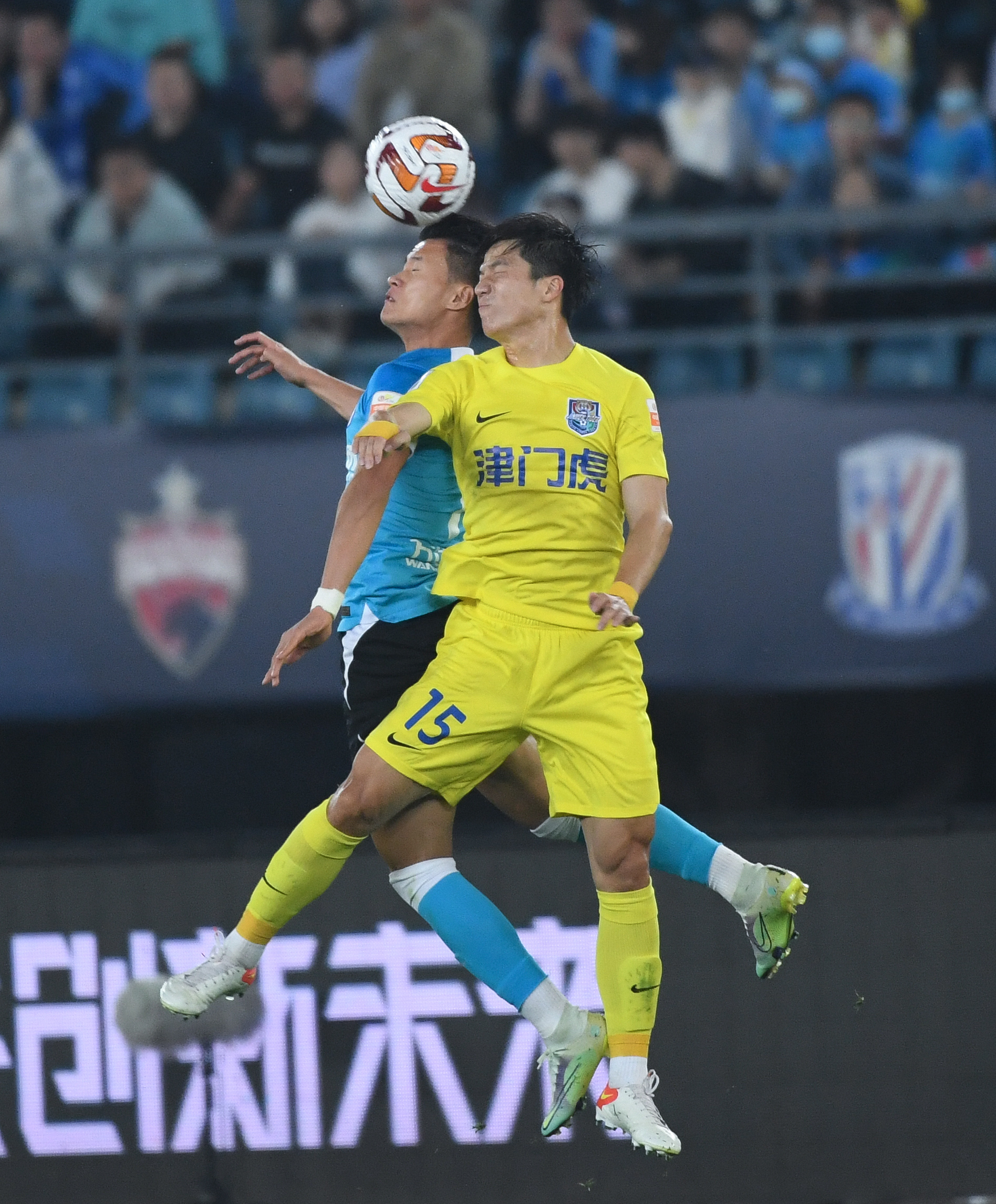 中超津门虎不敌山东泰山,中超大连人vs天津津门虎