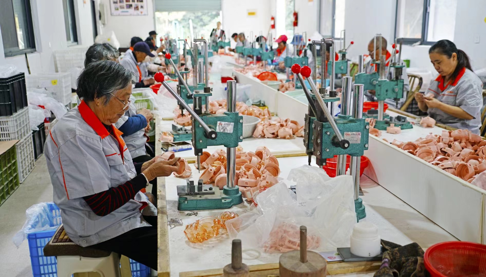 村民钱包鼓起来集体经济壮起来,村民的腰包鼓起来