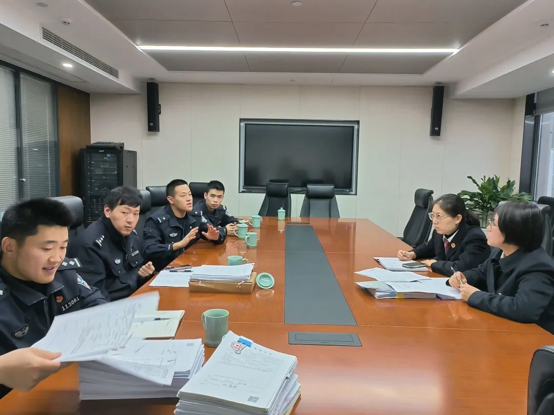 【新华社】直播藏“套路”！杭州检方揭破“保量带货”商业*局骗**