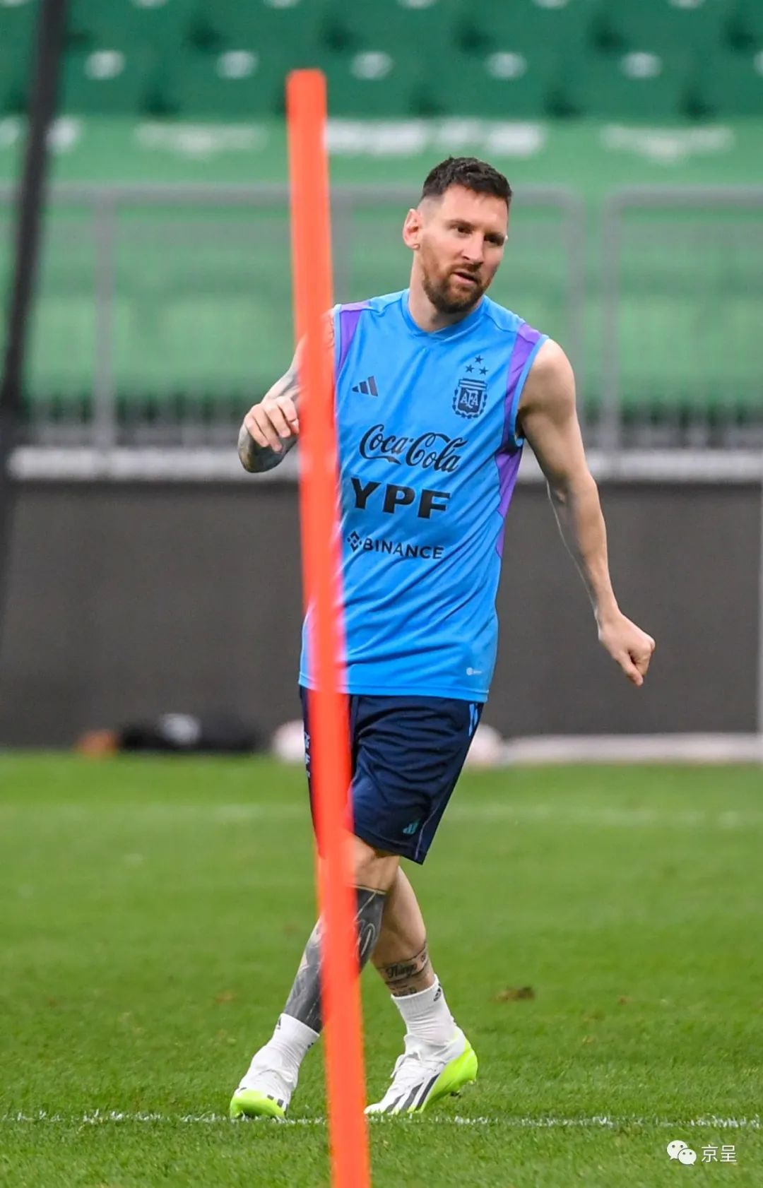 梅西亮相仪式震撼剪辑,曝梅西缺席阿根廷队训练视频