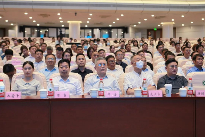 指挥家于海的指挥视频,著名指挥家于海