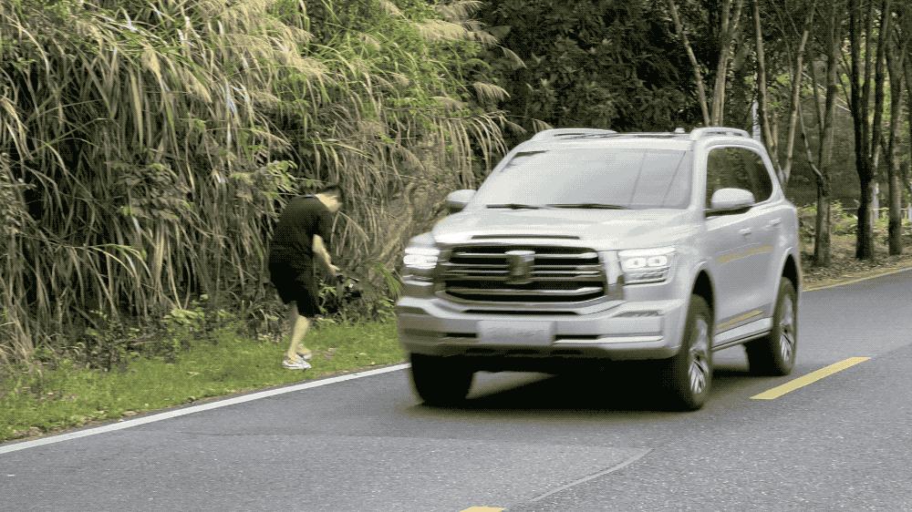 坦克500对比普拉多测试视频,坦克500与普拉多哪个更适用