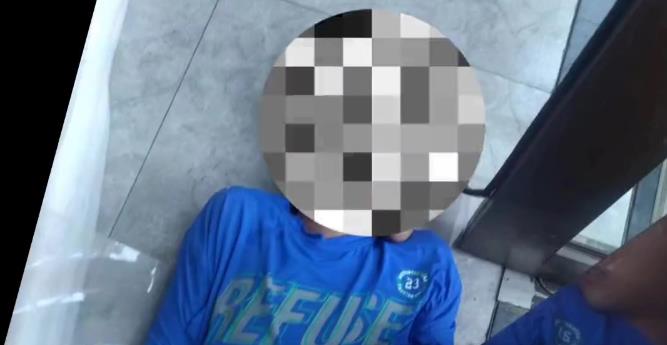 河南周口一小区疑因空调漏电致小孩死亡，街道办：家属索赔120万，正协调处理