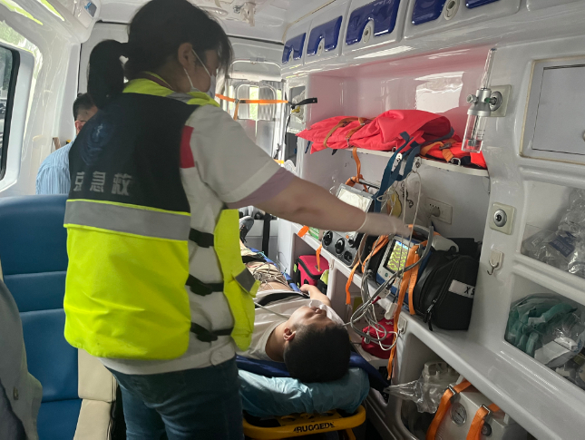 120中暑报警数攀升，中暑后如何急救？专家提示