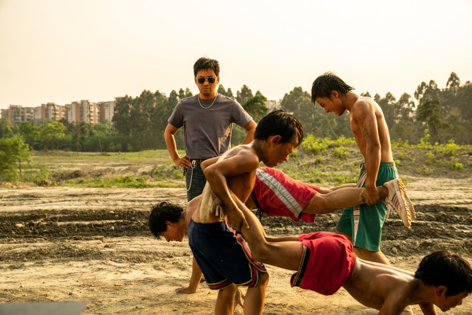 王宝强：被生活“击倒”后的六年,王宝强遭遇的挫折