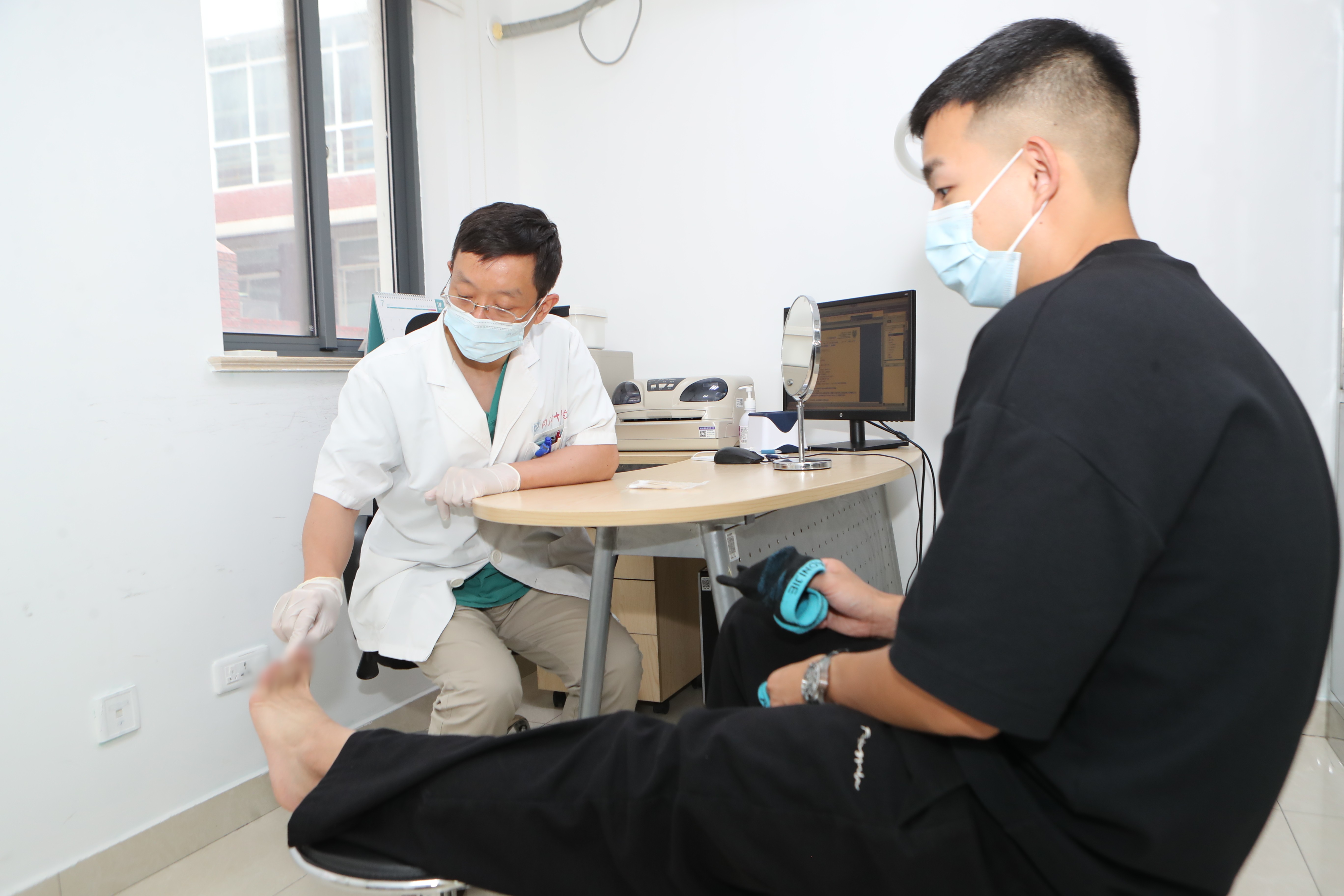 上海十院甲乳内科医生,上海第十人民医院甲沟炎