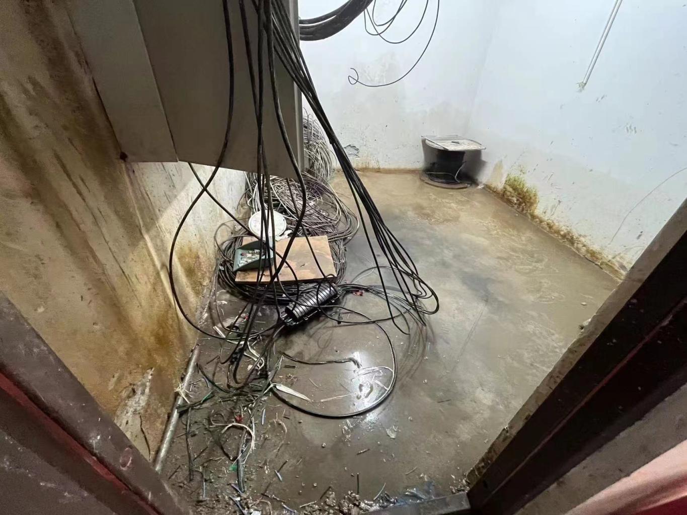 北京朝阳阳台屋顶漏雨解决方法,老旧房顶漏雨怎么处理